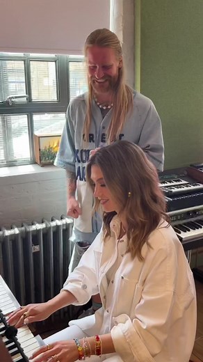 607K views · 13K reactions | obsessed with everything about this 奈 BIG UP Delta Goodrem I’M LOST WITHOUT YOUUUUU  | Sam Ryder | Facebook