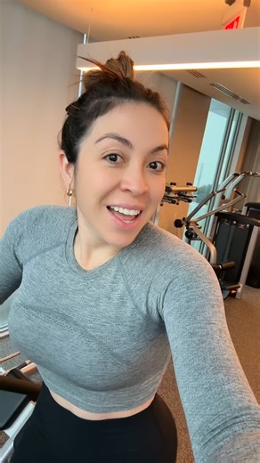 Mandys Pena on Instagram: "Como nos divertimos nosotras 😂 @lama.dafaker nos vemos hoy en @ simplymandys frens"