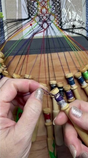 Bobbin Lace Basics 2 ways to adjust a SLIP KNOT on your bobbin #bobbinlace #diy #tutorial #fiberart
