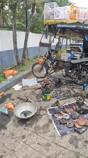 Guys baka may parts kayo dyan Hinahanap ni tatay pauwi padaw Siya bicol Honda 155 old model. Kawawa naman SI tatay Siya na nag baba ng Makina niya kaya laang Wala Siya parts Na need ng motor niya para mag patuloy sa Pag byahe #eveeyonefollowers #virals | HANZ TV