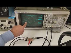 Active 180 degrees phase splitter for HF