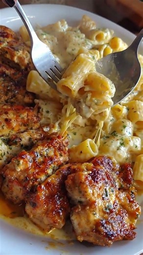 Creamy Chicken Pasta 🍝🍗🔥 | Easy Garlic Parmesan Skillet Recipe | Comfort Food Dinner