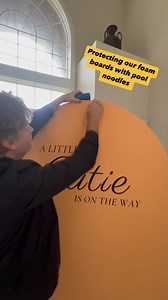 👉coming in with a quick tip today! . If you’re going to use foam board backdrops, this is a cheap and easy way to protect them during transportation. . We also place a plastic bag over the whole thing when it’s raining and put the noodles in the outside to hold the bag on 😉 . Hope this can be helpful!! . #poppopballoonfw #balloontips #foamboard #props #backdrop #diy #diypartydecor #tips | Pop Pop Balloon