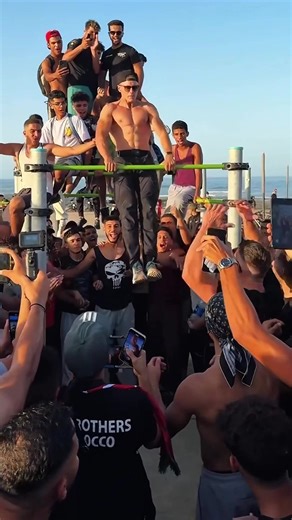 Bar Brothers's new YouTube video out tomorrow‼️🌎😨⏰ ##barbrothers##calisthenics##streetworkout##motivation@@Ivan Markioli@@Lazar Novovic@@Dušan Djolević