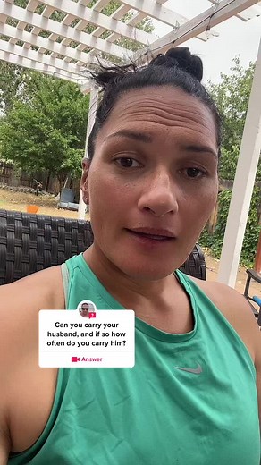 #answer to @jlollis1980 i get questions like this alot but the question shoild be, can he carry me? 🤣🤣🤣 #fypシ #laughpause #tallgirl #strongwomen