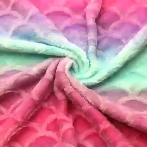 压花印花法兰绒布全涤法莱绒渐变七彩印花鱼鳞波浪喷花法兰绒布料#维特瑞纺织