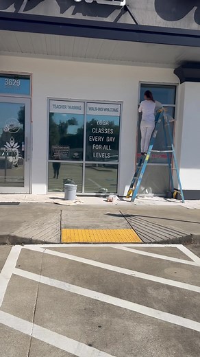 We got a face lift and we are so exited with how it turned out! Our signs are PoPPiN! | Main Squeeze Juice Co. Lake Charles, La