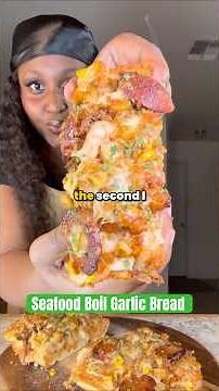 Will you be trying this seafood boil garlic bread?😋🤭