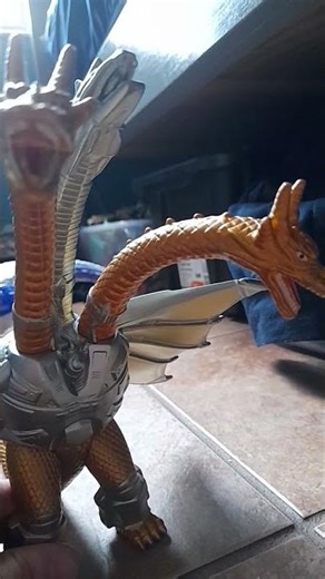 Mecha King Ghidorah didn't get enough sleep (Godzilla parody)