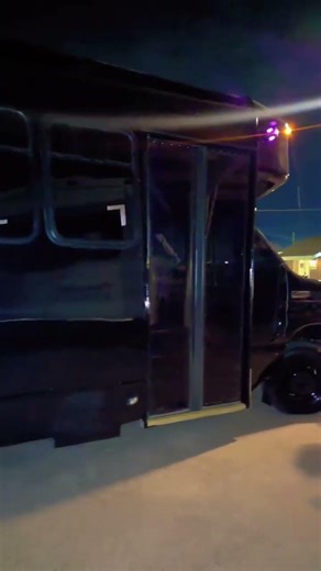 🎬✨BLACK DIAMOND PARTY BUS✨🎬