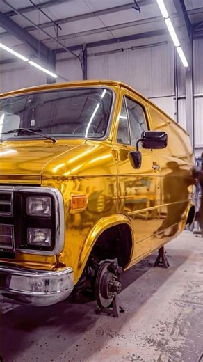 This “Junk” Van Turned Into a Gold Studio… You Won’t Believe It