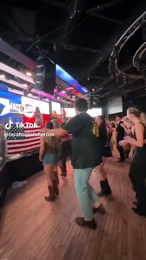 One step two step your way over to the dance floor at InCahoots in Fullerton every Wednesday night! #linedancing #wednesdaynight #bar #trending #fyp