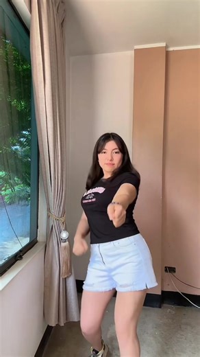 Hola chic@S 🤗 buen día 😄 Sé que a algunos de mis amigos les gusta el ritmo y sonido de esta música 😁😁 De qué país son? #tiktok #trend #parati