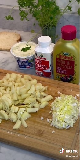 Potatis- och purjolökssoppa Recept | En Smakfull Soppa med Vitt Vin