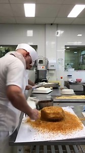 JÁ VIU COMO FAZ? 😋 A famosa Torta Regina. 📹 Viva Mooca | Viva Mooca