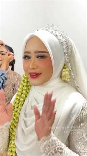 ELMO Wedding Organizer on Instagram: "MasyaAllah cantiknya bride kita yang satu ini @nani.na12 ✨ ———————————————————————————————— For Information of Pricelist dan booking, just find us on : ☎️Whatsapp : +62 856-7031-113(ELMO WO) 📩Email : elmoweddingorganizer@gmail.com #elmoweddingorganizer #weddingdream #weddingboģor #bride #wobogor #weddingday #brideandgroom #weddingorganizerjabodetabek #weddingorganizer"