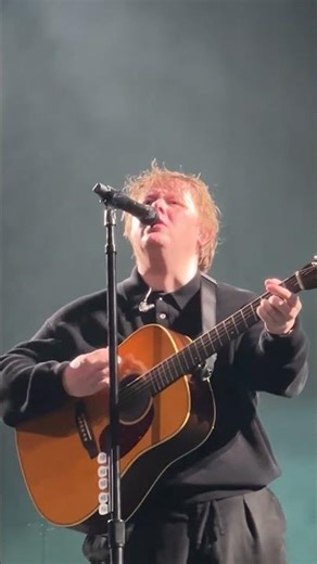 LEWIS CAPALDI brings that soft human side in us: kindness and empathy.🧸☁️❤️