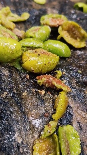 ceylon olive 🫒🤤 #mouthwatering #freshfruits #villagelife