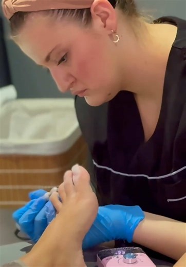 Treat your feet to the care they deserve 👣✨ Our pedicures at Restore Beauty Salon are more than just beauty — they’re a moment to relax, refresh, and feel renewed. Beautiful feet start with a little self-care. ✨ Pedicures ✨ Relaxation ✨ Self-care 📞 Book your appointment: 074 077 7738