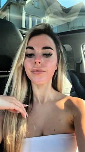 AD | Vandaag ben ik langsgeweest bij @shelankbeauty voor een microneedling treatment. ✨ Microneedling is een huidverbeterende behandeling waarbij met fijne naaldjes kleine microkanaaltjes in de huid worden gemaakt. Dit stimuleert de aanmaak van collageen en elastine, verfijnt de huidstructuur en zorgt voor een frisse, egale glow. #publiciteit #foryou #beauty