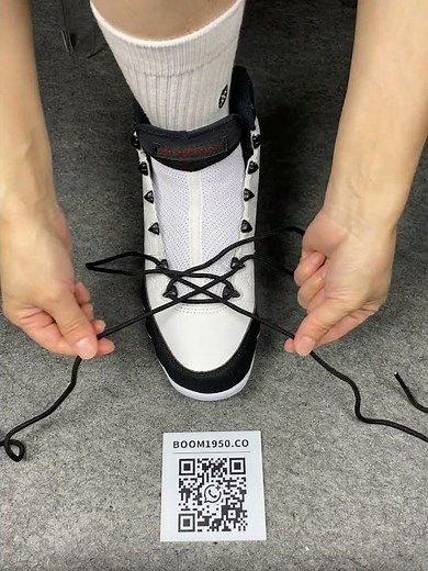 The other method of tying jordan 9 og space jam. Got it #spacejam #jordans #lacestyles