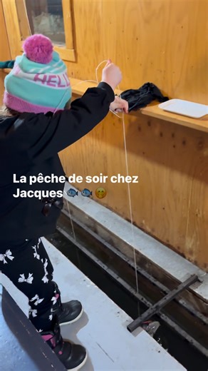 🎣 Pêche aux poissons des chenaux à Sainte-Anne-de-la-Pérade ❄️ Vivez une expérience hivernale unique en famille ou entre amis! Chalets chauffés, ambiance conviviale et plaisir garanti sur la glace ❄️🔥 Que vous soyez débutant ou passionné, la pêche aux poissons des chenaux est une tradition incontournable au Québec. Venez créer des souvenirs mémorables sur la rivière Sainte-Anne! 📍 Sainte-Anne-de-la-Pérade 🏠 Chalets chauffés 👨‍👩‍👧‍👦 Activité familiale 🎣 Pêche blanche – Poisson des chenau
