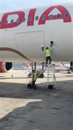 Opening the Cargo door of Airbus350 #cargocompartment #cargodoor #aviation