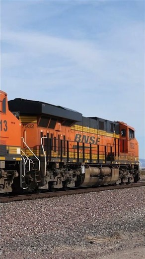 Massive BNSF freight train in the California desert #trains #freight #railroad