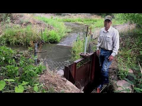 DIY Irrigation Ditch Acequia Self-Adjusting Dump Sluice Gate for Managing Water Levels