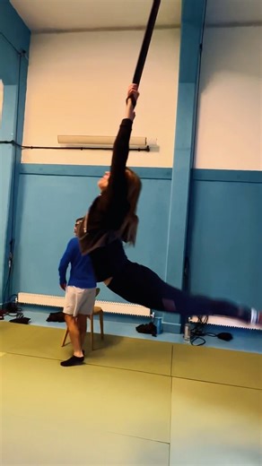 My first Ariel straps lesson, this was so much fun, I think in 2026 I’ll explore all the disciplines