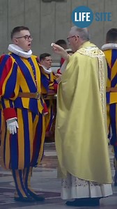 876K views · 10K reactions | New Swiss Guards at Mass in the Vatican before their swearing-in ceremony on Saturday. Notice every one is receiving Holy Communion on the tongue. | Sign of the Cross | Facebook