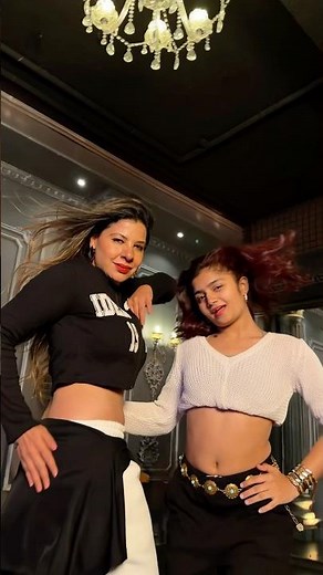 I think I am the last one to do this trend😂Dosto please batana kesa laga!? Lov performing with Genz