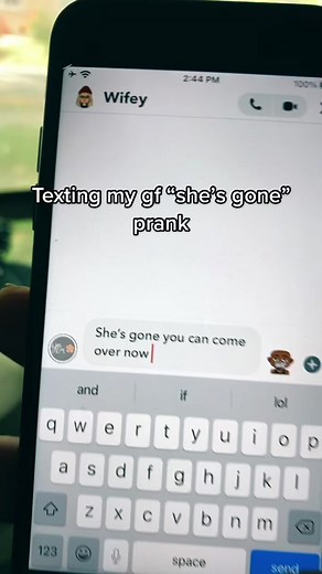 Pranking Girlfriend with Text Messages: Hilarious Typing Pranks!