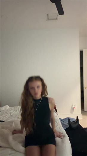 scarlett (@scarlettaaurora)’s videos with Char - Crystal Castles