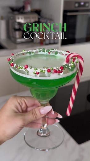 Delicious Grinch Cocktail Recipe for Christmas Celebrations