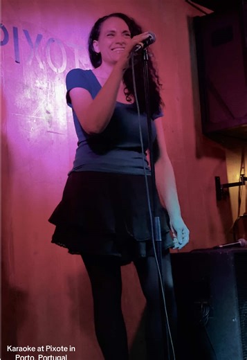 Karaoke en Pixote: Diversión en Oporto