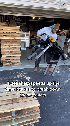 So many ways to break down pallets, these work benches from @TOUGHBUILT® INDUSTRIES INC. definitely help speed up the process! #mwmercantile #woodtok @stoggles @BRUNT #bruntworkwear #stoggles #toughbuilt #toughbuilttools #BetheReasonVisa #IntuitTouchdownDance #AEHolidayCard #AmazonSavingSpree #dadsoftiktok #momsoftiktok #diyproject #diyer #palletproject #palletwood