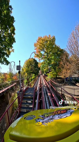 Hydraulic Launches are best 💨💨💨 #stormrunner #rides #rollercoaster #thrillride #traveltiktok #vaca #fun #extremerides #gforce #themepark #hersheypark @Hersheypark