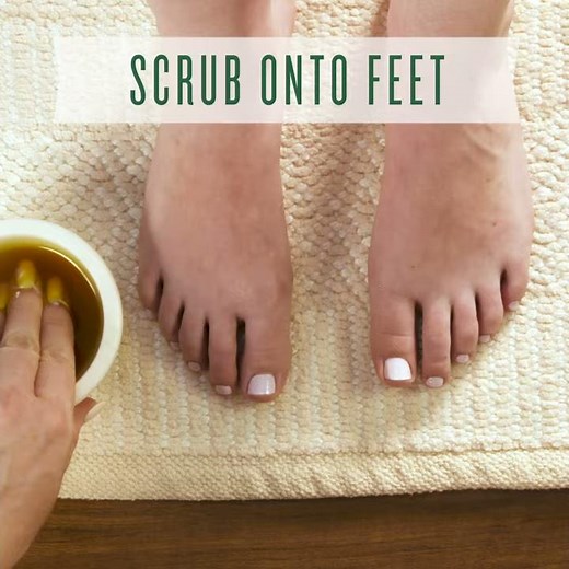 DIY YL Revitalizing Foot Scrub – Peppermint Essential Oil & Honey