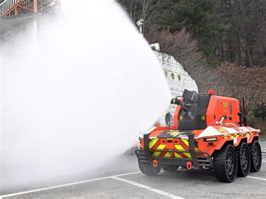 Robot firefighters enter burning buildings first - CyberGuy