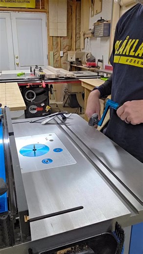 Gene's WoodWorks - Woodworking and DIY on Instagram: "Setting yo the router table to make some custom moulding. @rockler_woodworking @blakladerna #woodworking #woodworkersofinstagram #wooddesign #router #routertable"