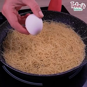 Mix 2 eggs with noodles and your breakfast is ready in 4 minutes! | Tata’s kitchen