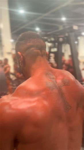 Everyone is super focused at the pump io room #mrolympia #bodybuilding | Generation Iron