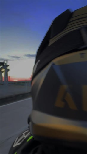 ❤️❤️‍🩹 “e ti sei presa tutto anche l’anima” #amore #betarr125lc #❤️ #coppia #sunset @mati