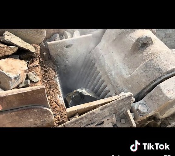 Giant Rock Jumping in Kaw Crusher Experience