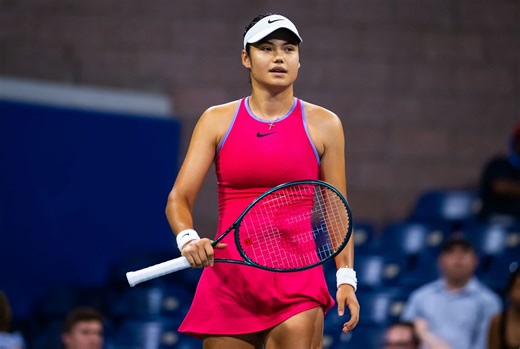 "People are trying to insert themselves into Emma Raducanu's shoes" - Ex-coach urges Brit superstar to 'block out the noise'