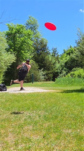 HIGH SPEED FLYING DISC #discgolfing #flyingdisc
