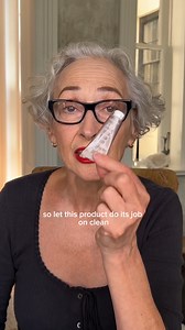 5 Tips To Prevent Eyeshadow Creasing 💡 If you've ever spent time perfecting your eye look only to find it settling into fine lines or smudge by midday, you're not alone. Thankfully our founder and master makeup artist, Rose-Marie Swift, has dealt with her fair share of eyeshadow creasing in her 30 year career and she's sharing all of her tips on how to prevent it. Discover her 5 tips, and get ready to ace your Valentine’s Day makeup > rmsbeauty.com/blogs/news/how-to-keep-eyeshadow-from-creasing