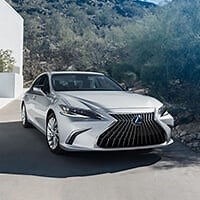 Lexus ES | Elegance in Motion