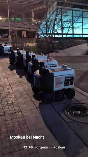 👉 *Nach Feierabend: So sehen Yandex-Roboter in Moskau aus*